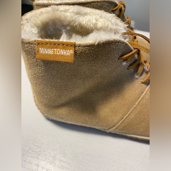 Minnetonka Womens Tucson Slipper - Picture 4 of 8